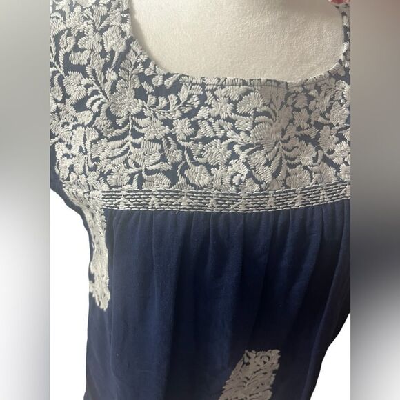 J.Marie small blue and white embroidered short sleeve shirt oversized - Picture 5 of 12